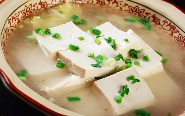 白菜豆腐汤做法，汤汁鲜美可口